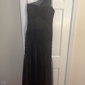 Monique Lhuillier Formal Gown